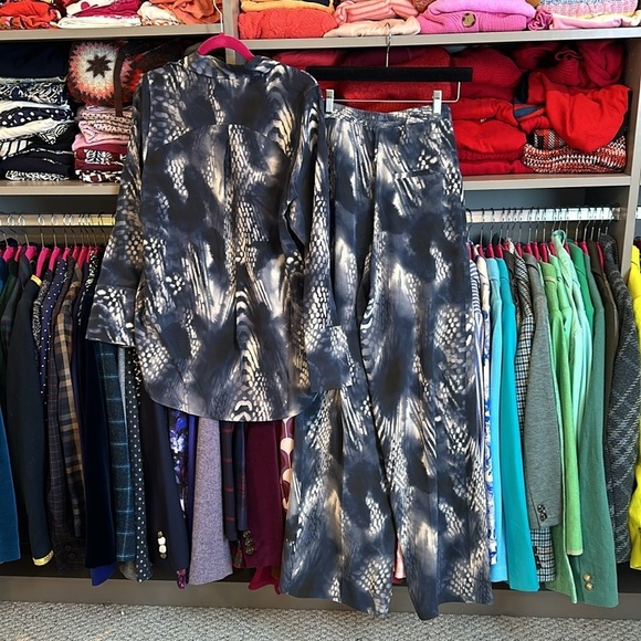 COS navy and white snake print long sleeved, wide leg co ord size S/US 2. NWT - Picture 4 of 4